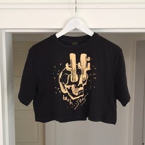 Dark Seas Women’s Small black cotton cropped tee